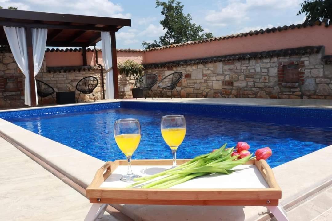Porec Villa Luna With Pool ภายนอก รูปภาพ