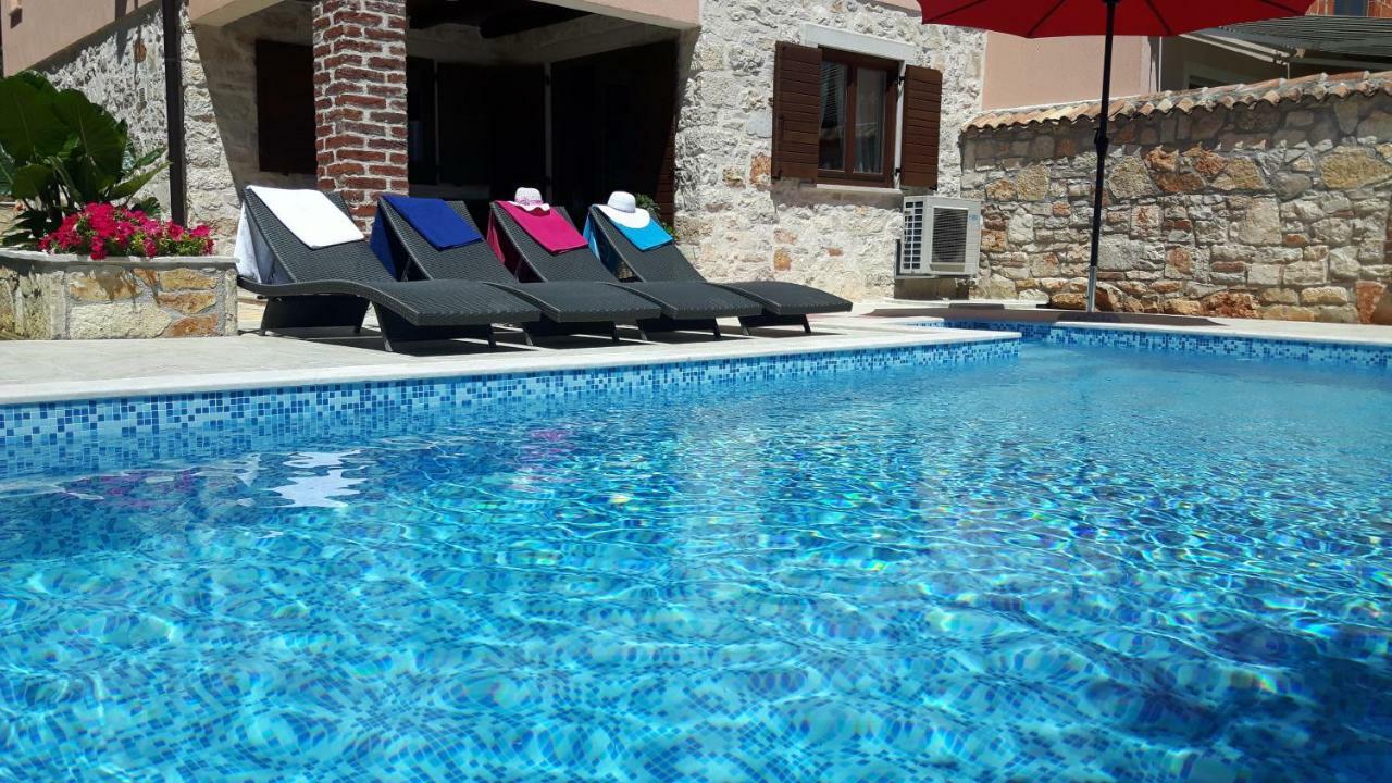 Porec Villa Luna With Pool ภายนอก รูปภาพ
